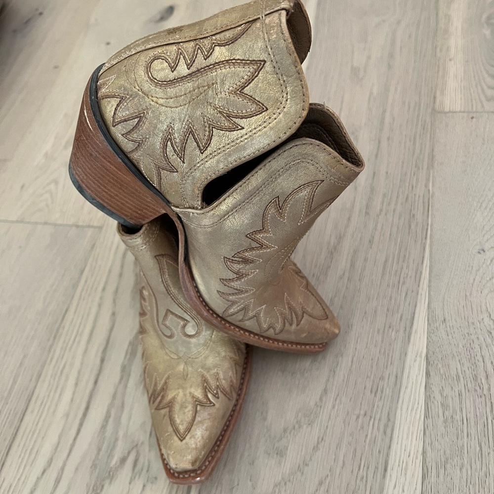 Ariat Dixon Ankle Booties